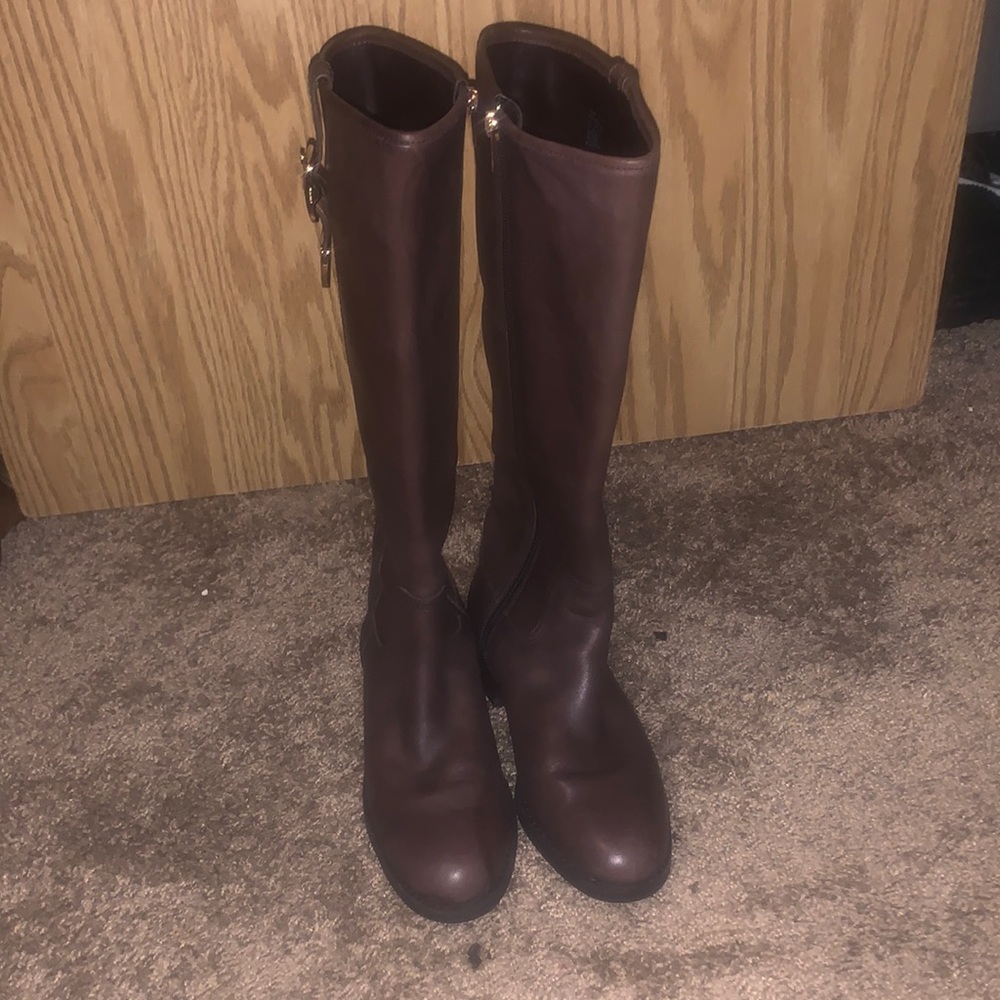 Equestrian boots